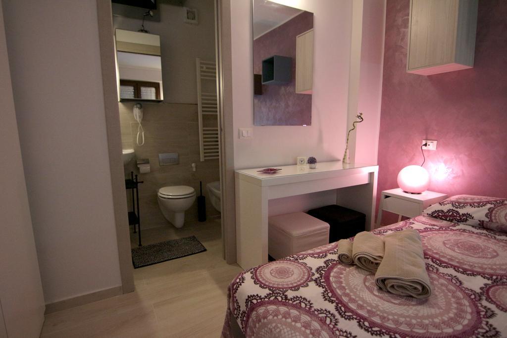 Rosemary Charming Rooms แตร์โมลิ ห้อง รูปภาพ