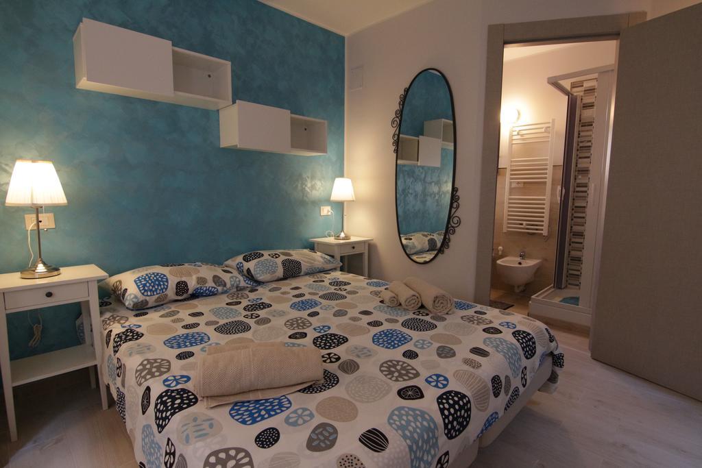 Rosemary Charming Rooms แตร์โมลิ ห้อง รูปภาพ