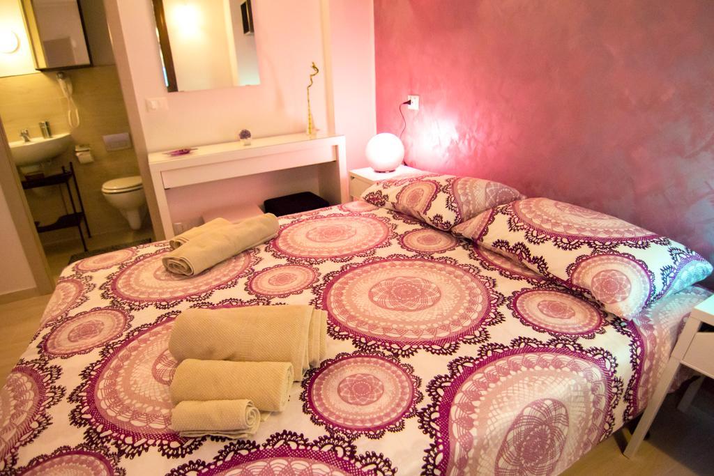 Rosemary Charming Rooms แตร์โมลิ ภายนอก รูปภาพ